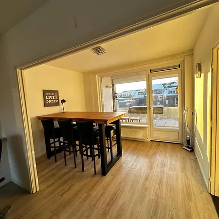 Appartement Lovely 2-bedroom With Balcony